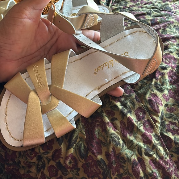 ❤️… Saltwater Gold Sandals - Picture 3 of 3